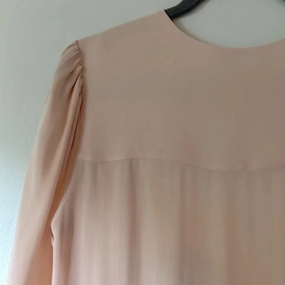 Alice + Olivia Arlene Silk Wrap Georgette Blouse Shirt in Petal Ballerina Pink - Picture 6 of 10